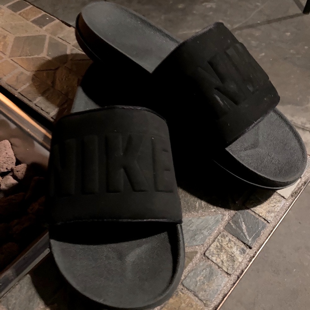 NIKE “REVIVE FOAM” SLIDES/SANDALS MENS SIZE 9